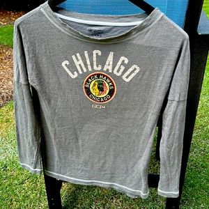 Chicago Black Hawks boat neck tee size M